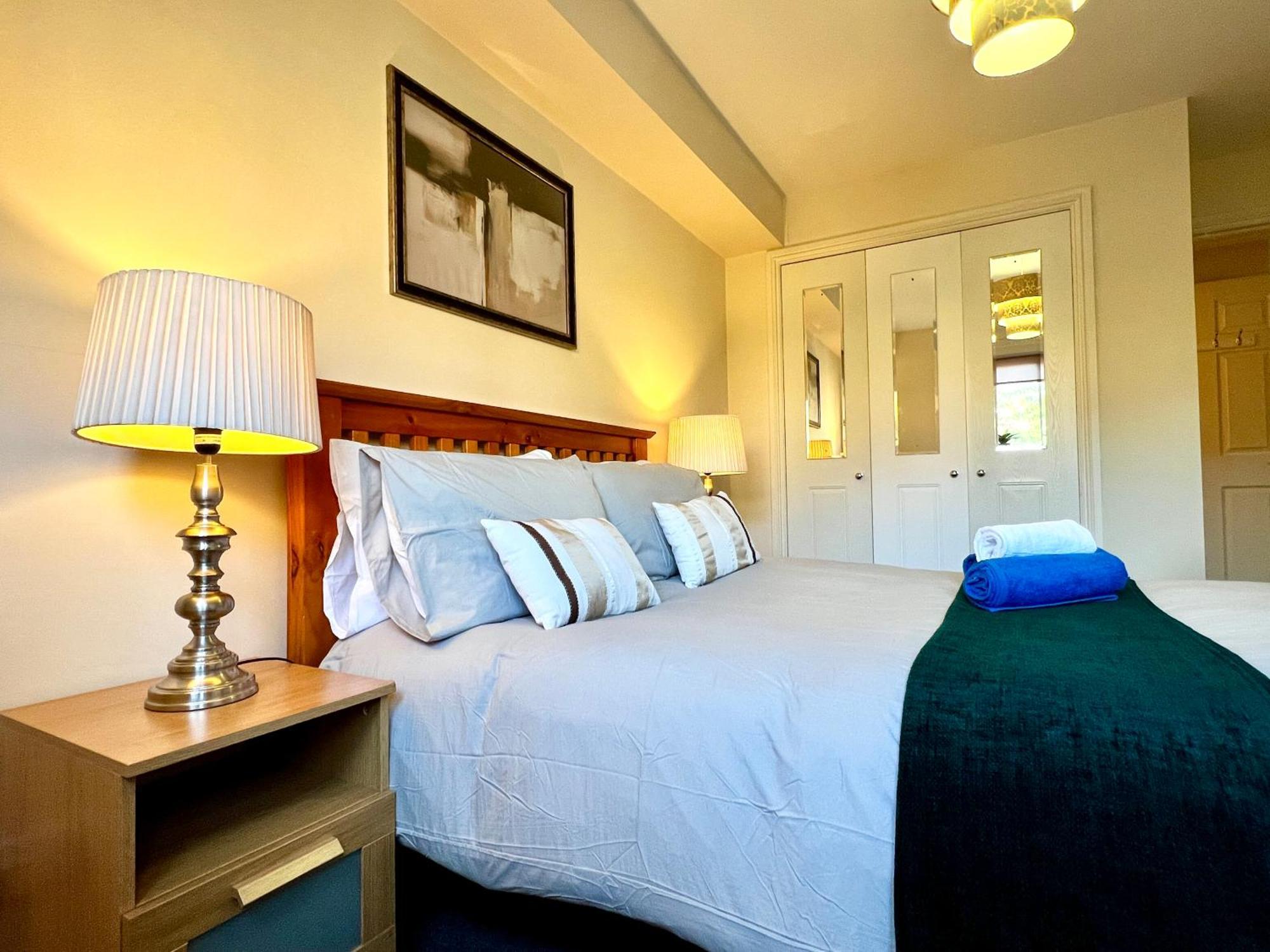 Appartement Stylish Modern Flat With Juliet Balcony & Parking à Glasgow Extérieur photo