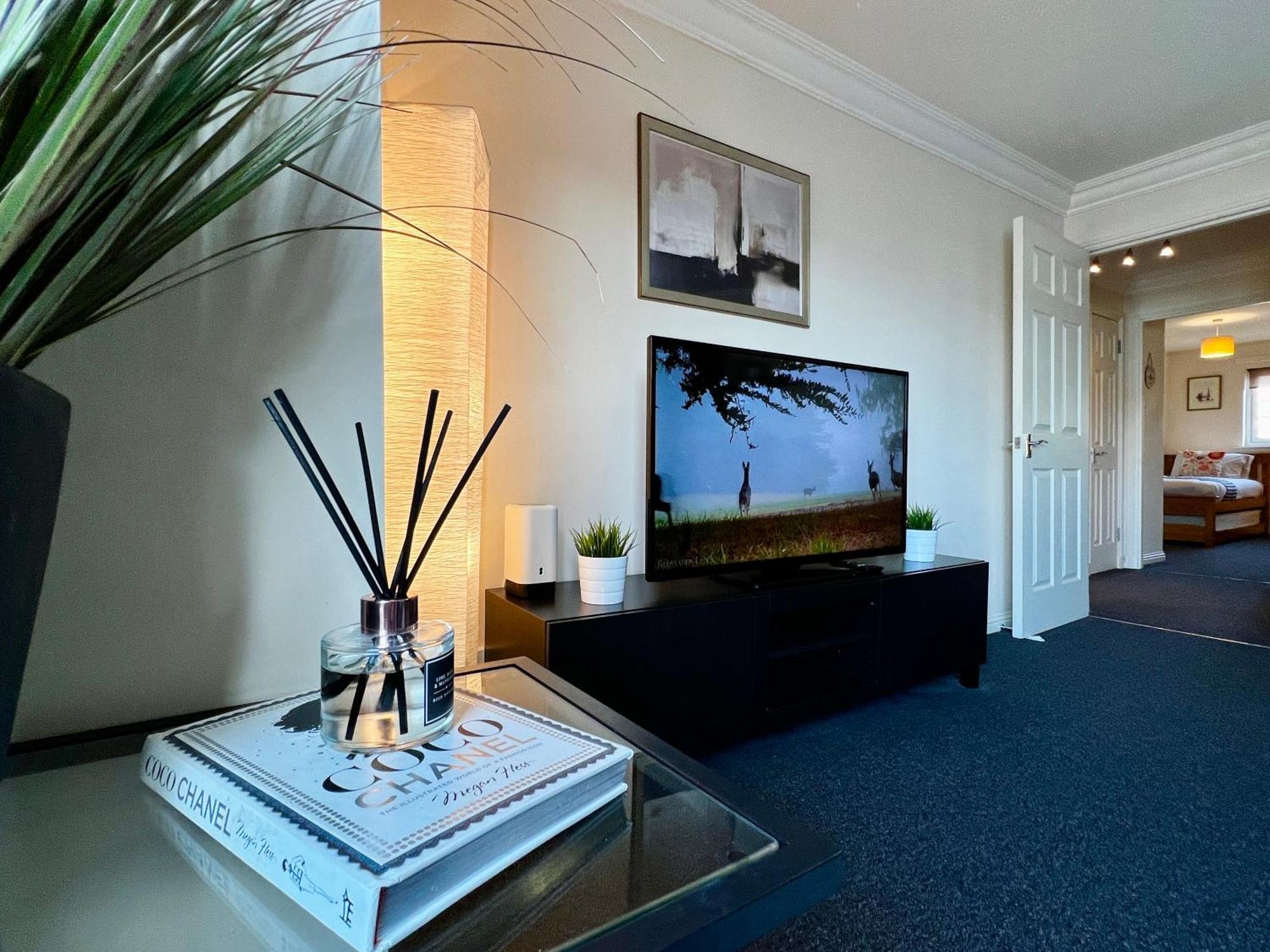 Appartement Stylish Modern Flat With Juliet Balcony & Parking à Glasgow Extérieur photo