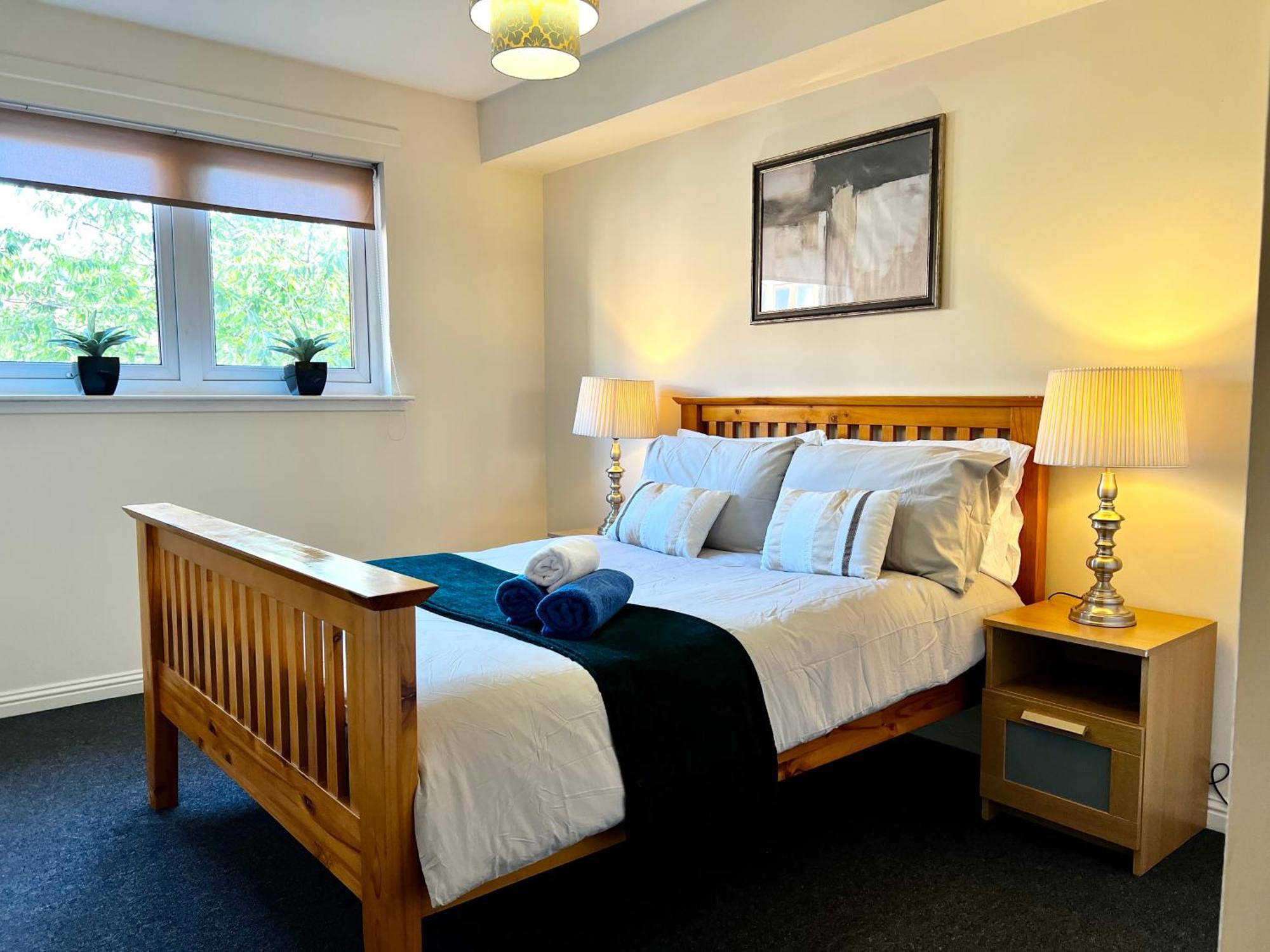 Appartement Stylish Modern Flat With Juliet Balcony & Parking à Glasgow Extérieur photo