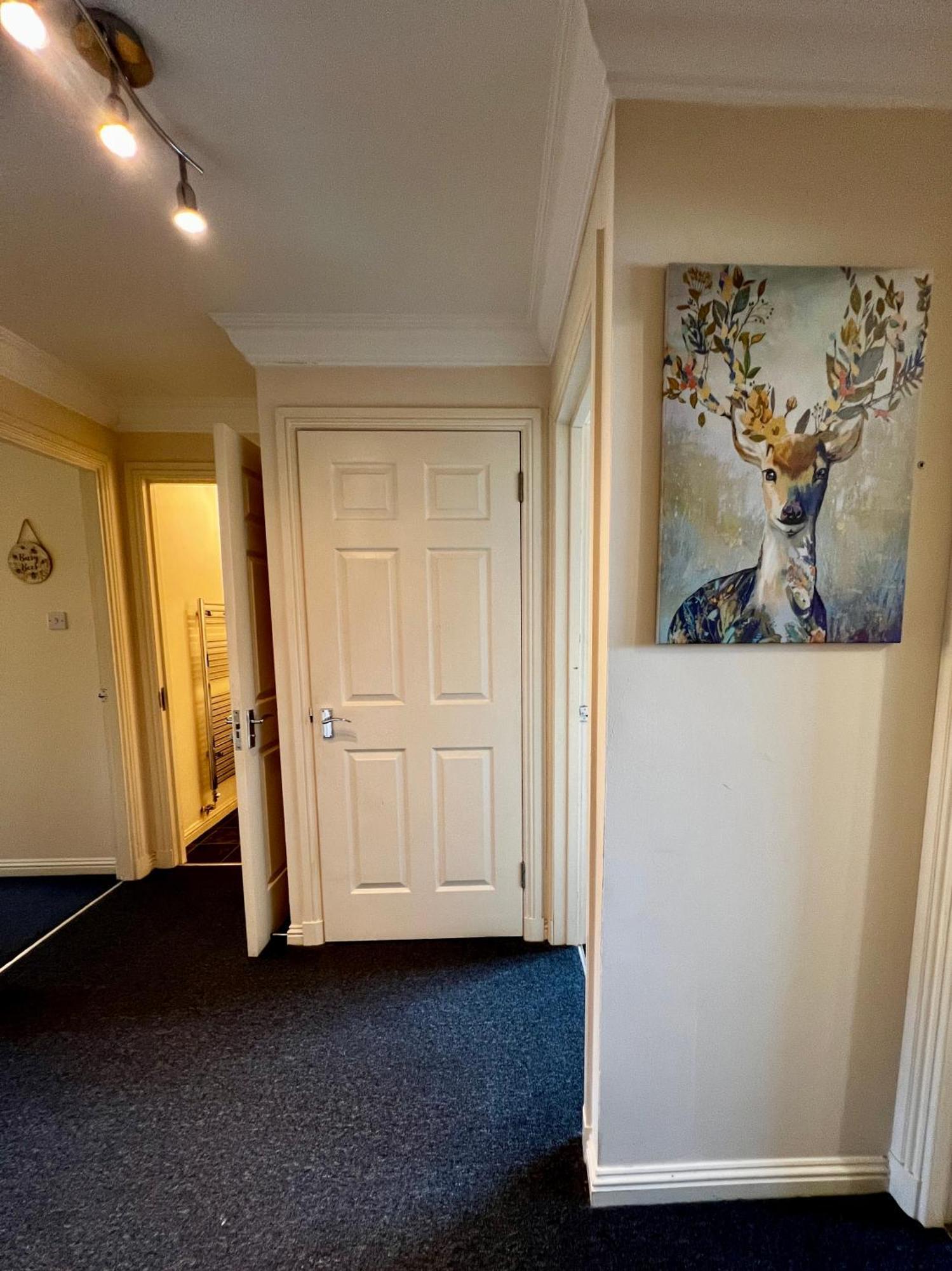 Appartement Stylish Modern Flat With Juliet Balcony & Parking à Glasgow Extérieur photo