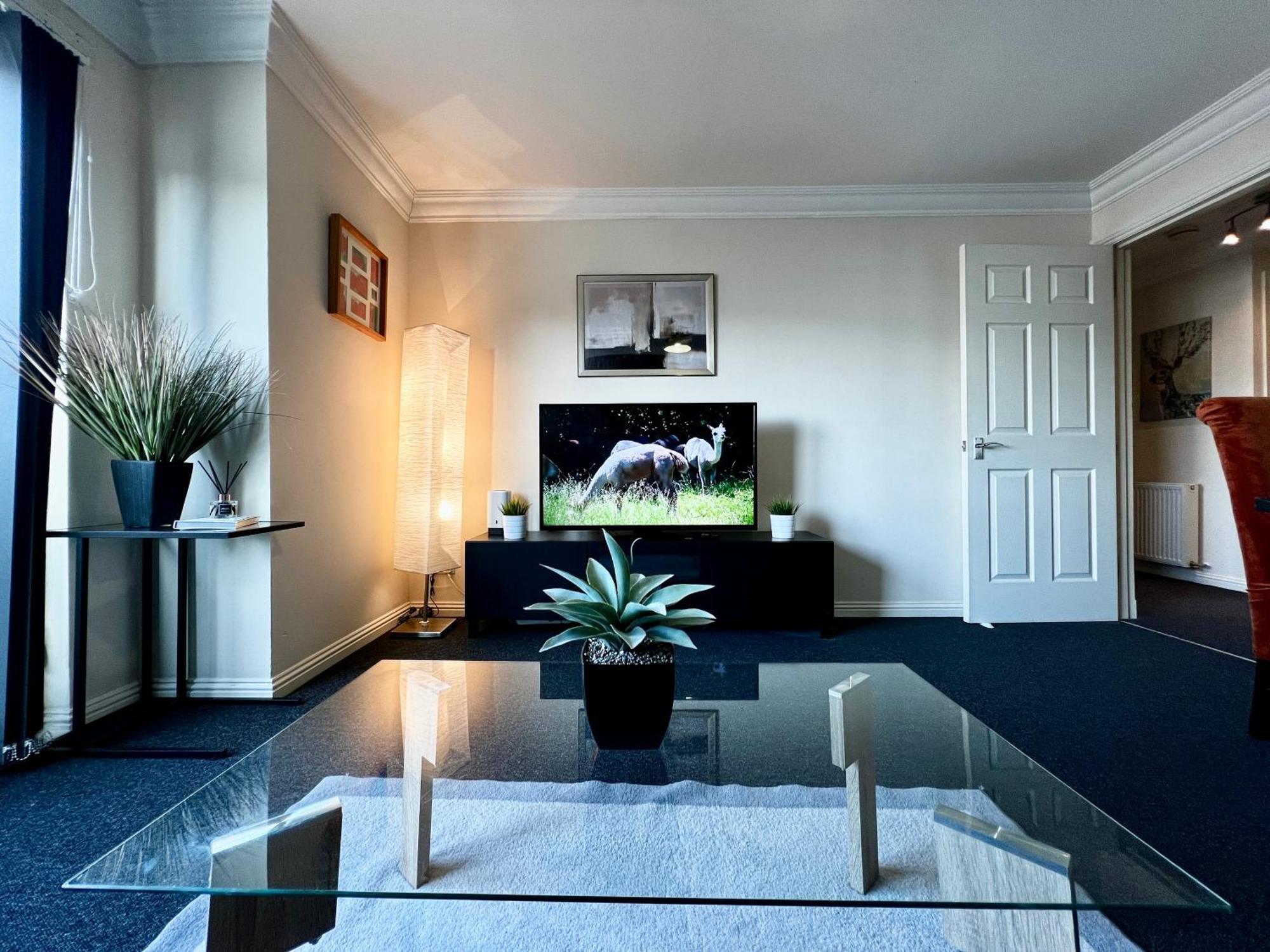 Appartement Stylish Modern Flat With Juliet Balcony & Parking à Glasgow Extérieur photo