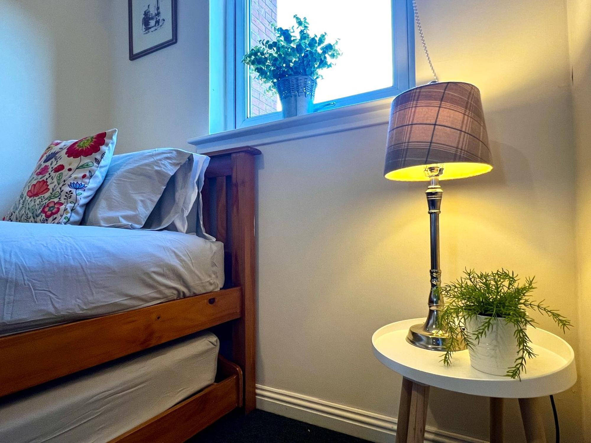 Appartement Stylish Modern Flat With Juliet Balcony & Parking à Glasgow Extérieur photo