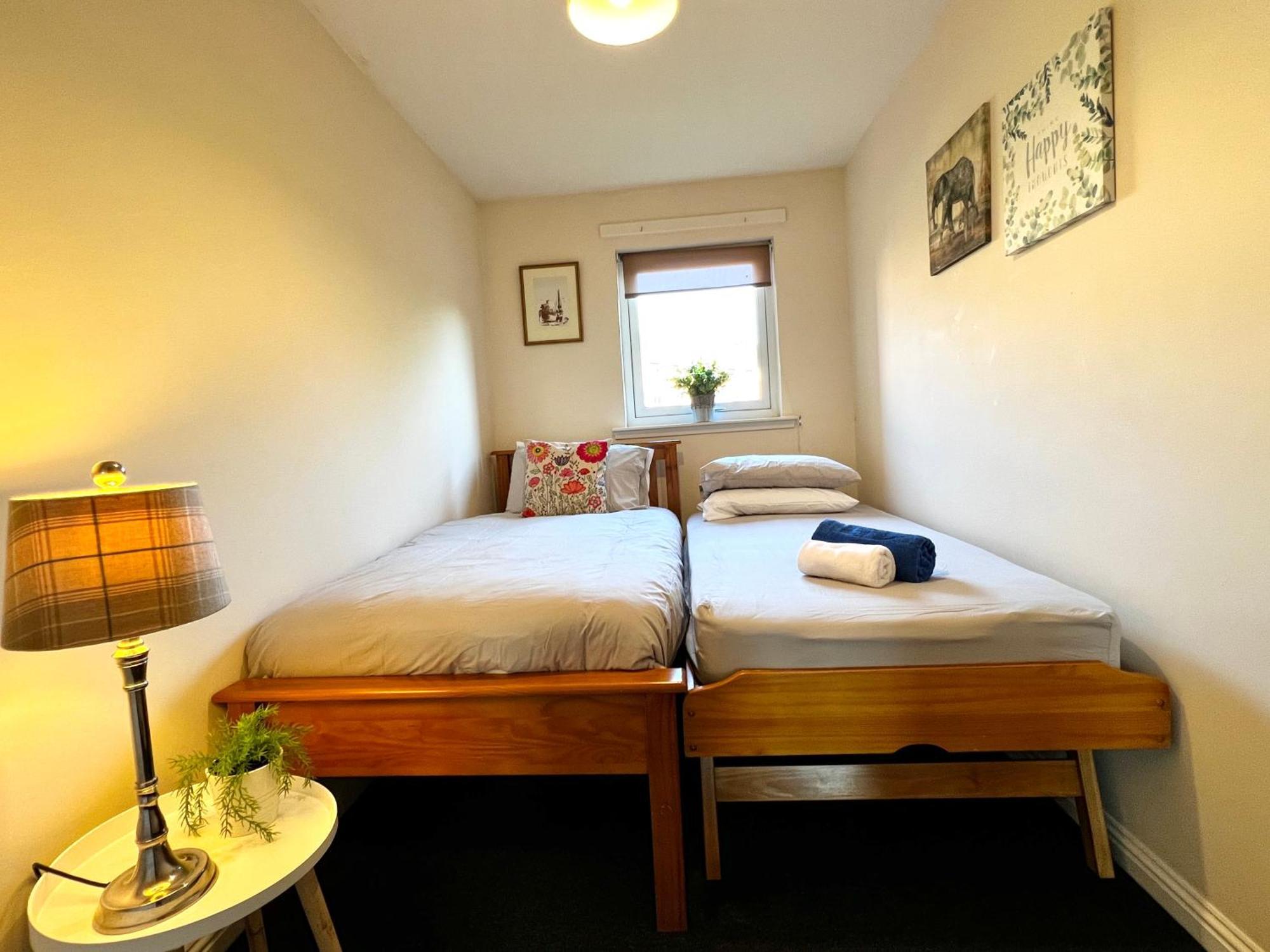 Appartement Stylish Modern Flat With Juliet Balcony & Parking à Glasgow Extérieur photo
